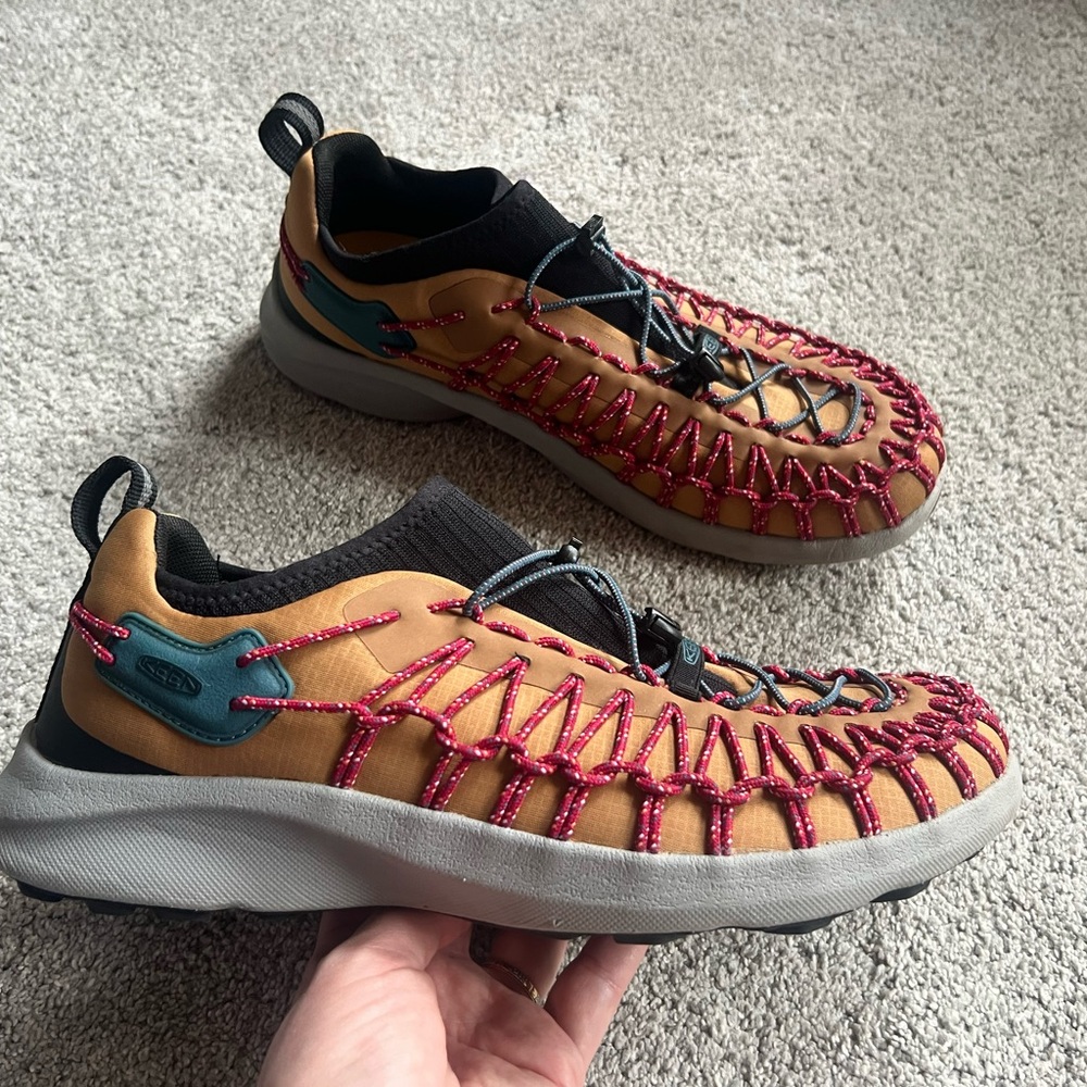 KEEN Uneek SNK Men’s Size 11 Casual Bungee Outdoor Hiking Sneakers